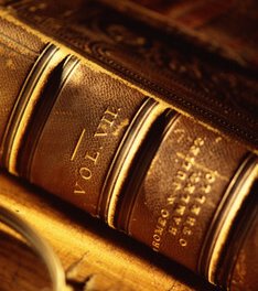 Traditional Publishing vs. Self-Publishing—Pros and Cons