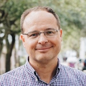 Recording: Henrik de Gyor – How to Start Your Own Podcast