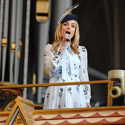 Katherine Jenkins sings 'God Save the King'
